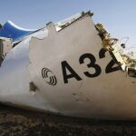 Una pieza del fuselaje del avión siniestrado en el Sinaí