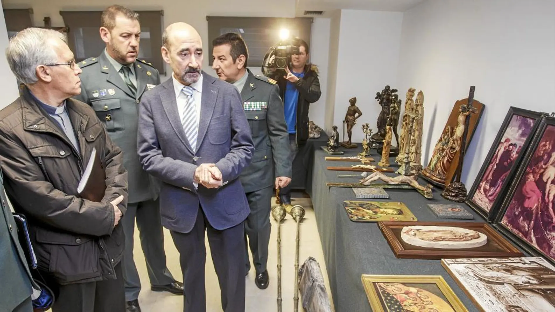 El subdelegado del Gobierno informa de la actuación junto al teniente coronel Miguel Salom, el capitán Garrido y el padre Álvarez