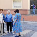 Algunas de los vecinas de la colonia de Las Victorias, en Tetuán, a las que la Justicia ha reconocido su derecho a comprar sus viviendas