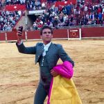 El novillero Ginés Marín tras desorejar al sexto del Festival Benéfico a beneficio de AECC