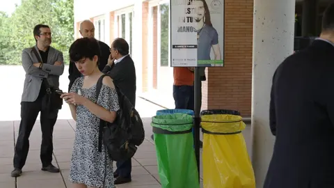 La Complutense dará créditos por limpiar el botellón
