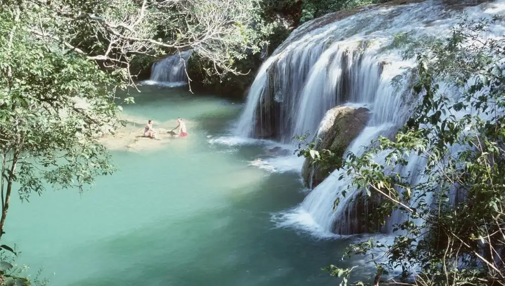 A Cachoeira do Sinhozinho está localizada en el Rio Mimoso.
