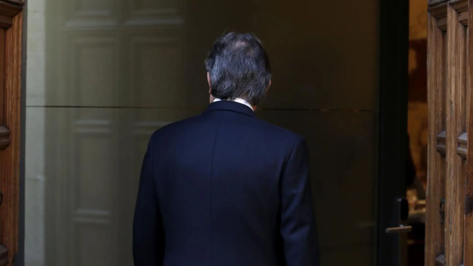 El presidente de la Generalitat en funciones, Artur Mas, a su llegada a la reunión semanal del gobierno catalán el pasado 29 de diciembre