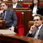 El vicepresidente de la Generalitat, Oriol Junqueras, en una imagen de archivo, en un pleno con Artur Mas como president