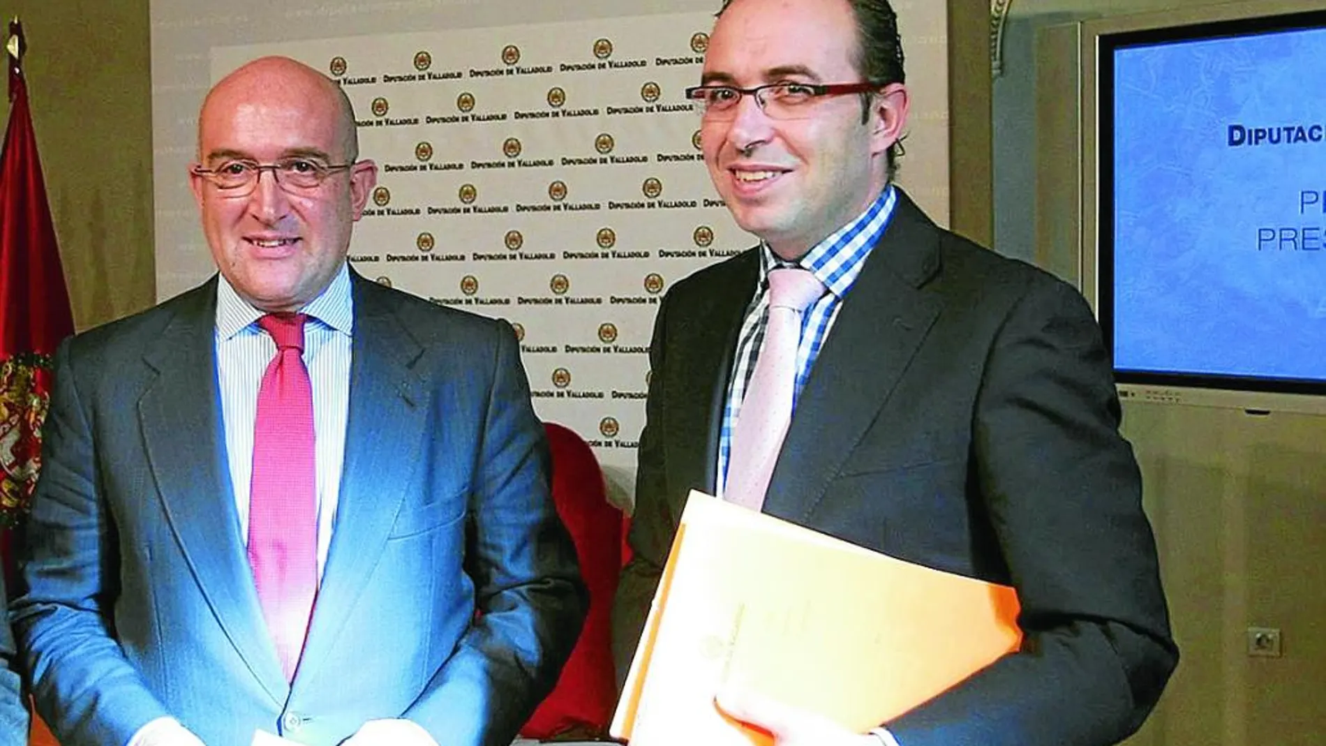 El presidente y vicepresidente de la Diputación de Valladolid, Jesús Julio Carnero y Víctor Alonso