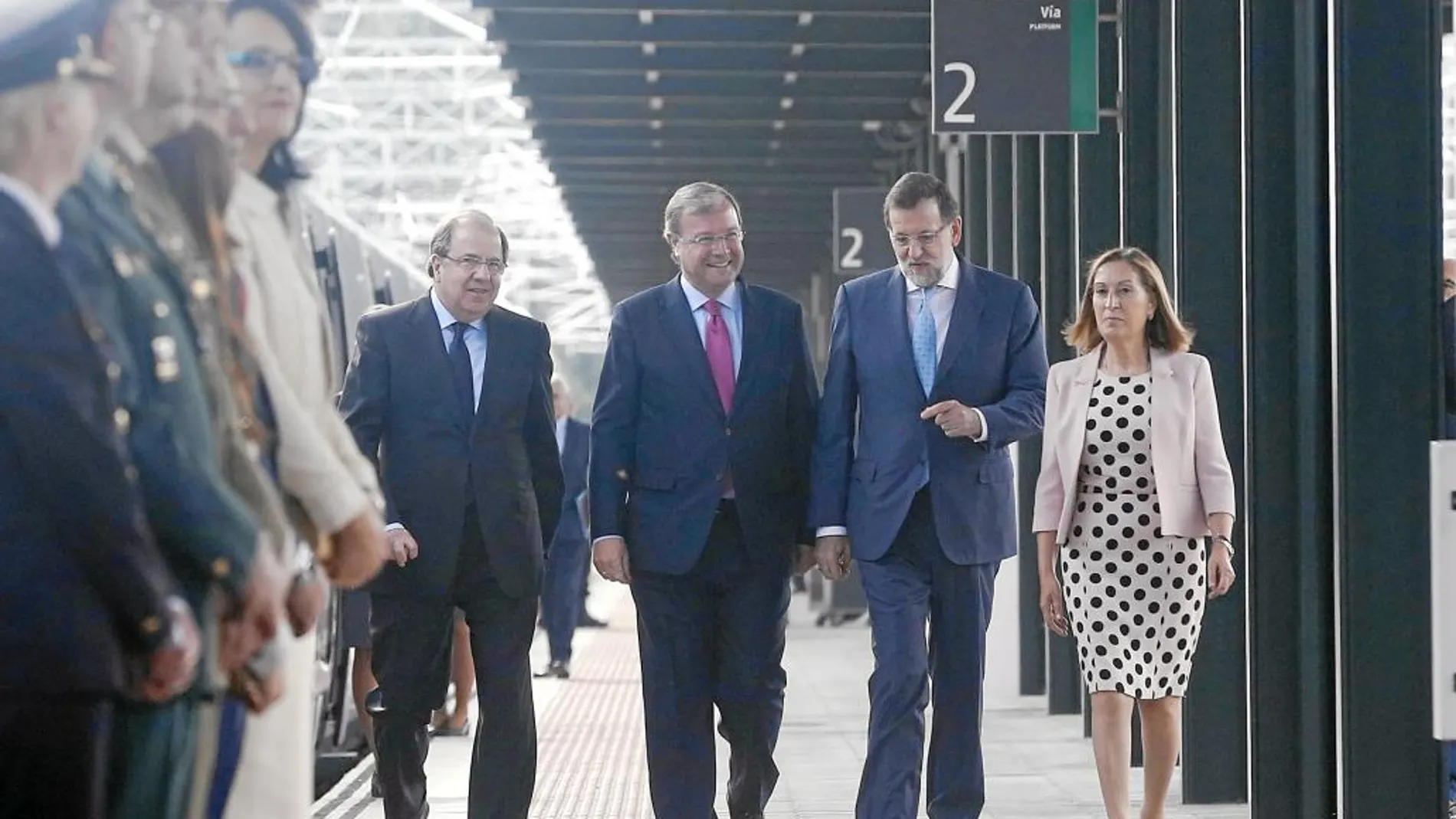 A la izquierda, Mariano Rajoy, Juan Vicente Herrera, Ana Pastor y Antonio Silván en León.
