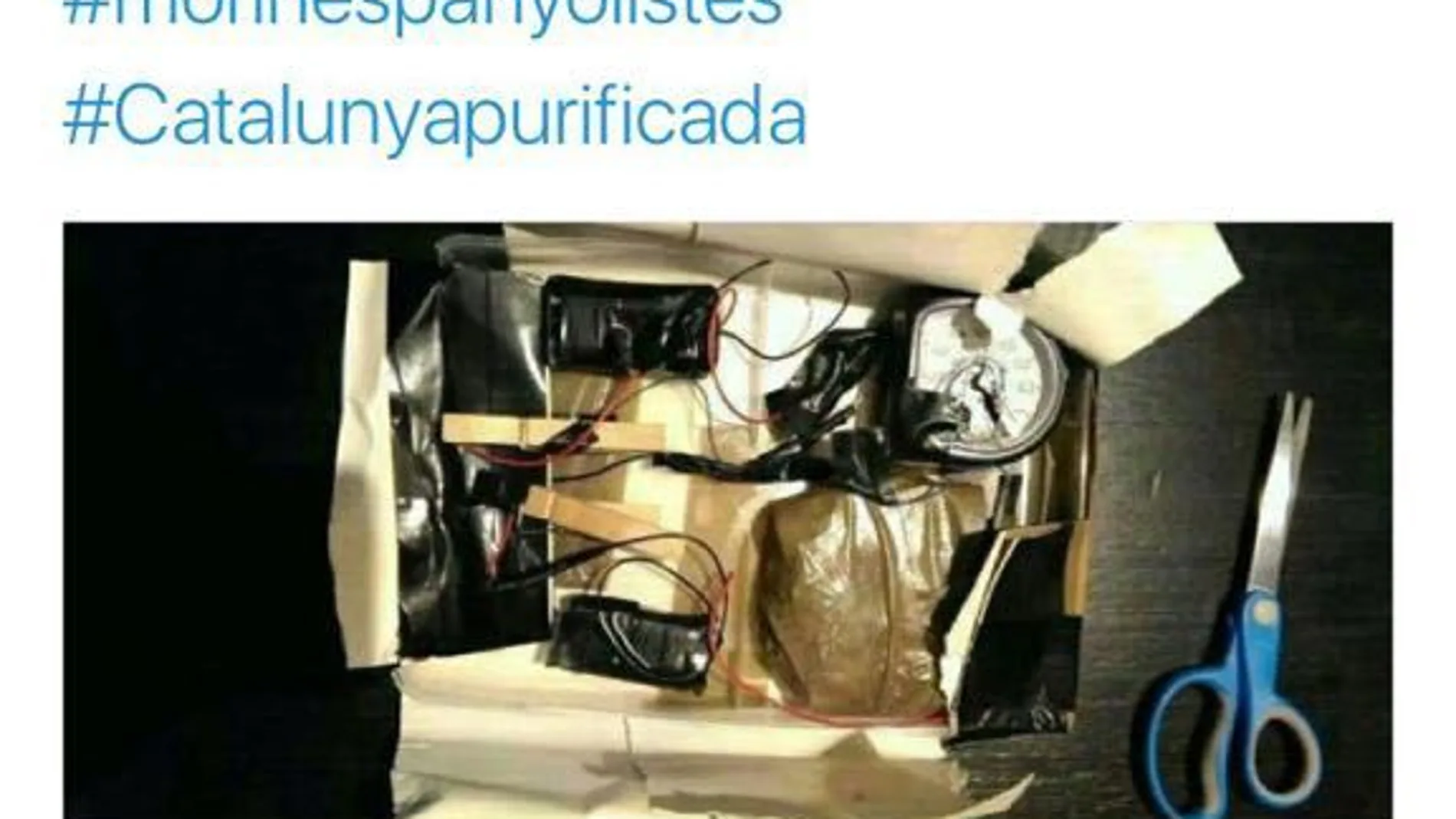 Tuits de la república de Cataluña con imágenes de una bomba contra España