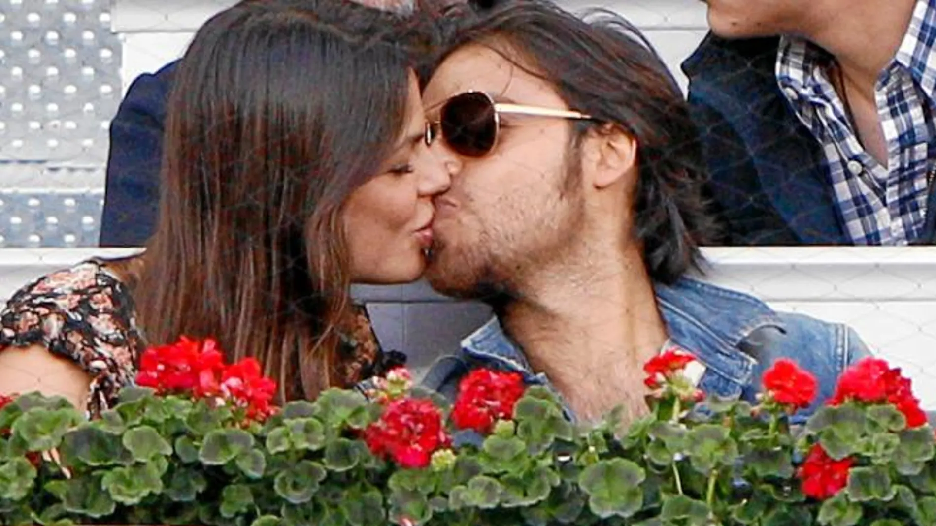 La modelo, acompañada de su marido, Manuel Vittorio, durante el Masters Series de tenis de Madrid de 2012