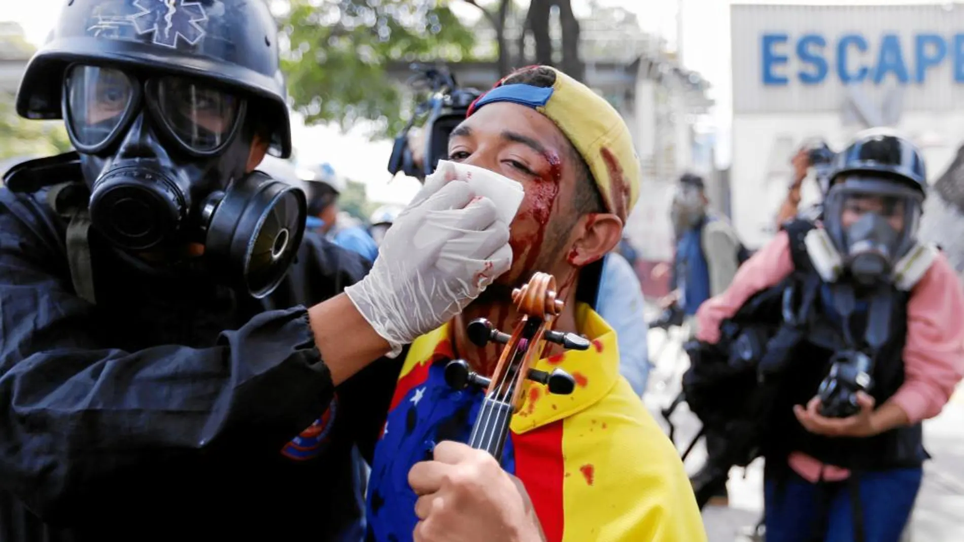 Un herido en los enfrentamientos de Caracas, ayer