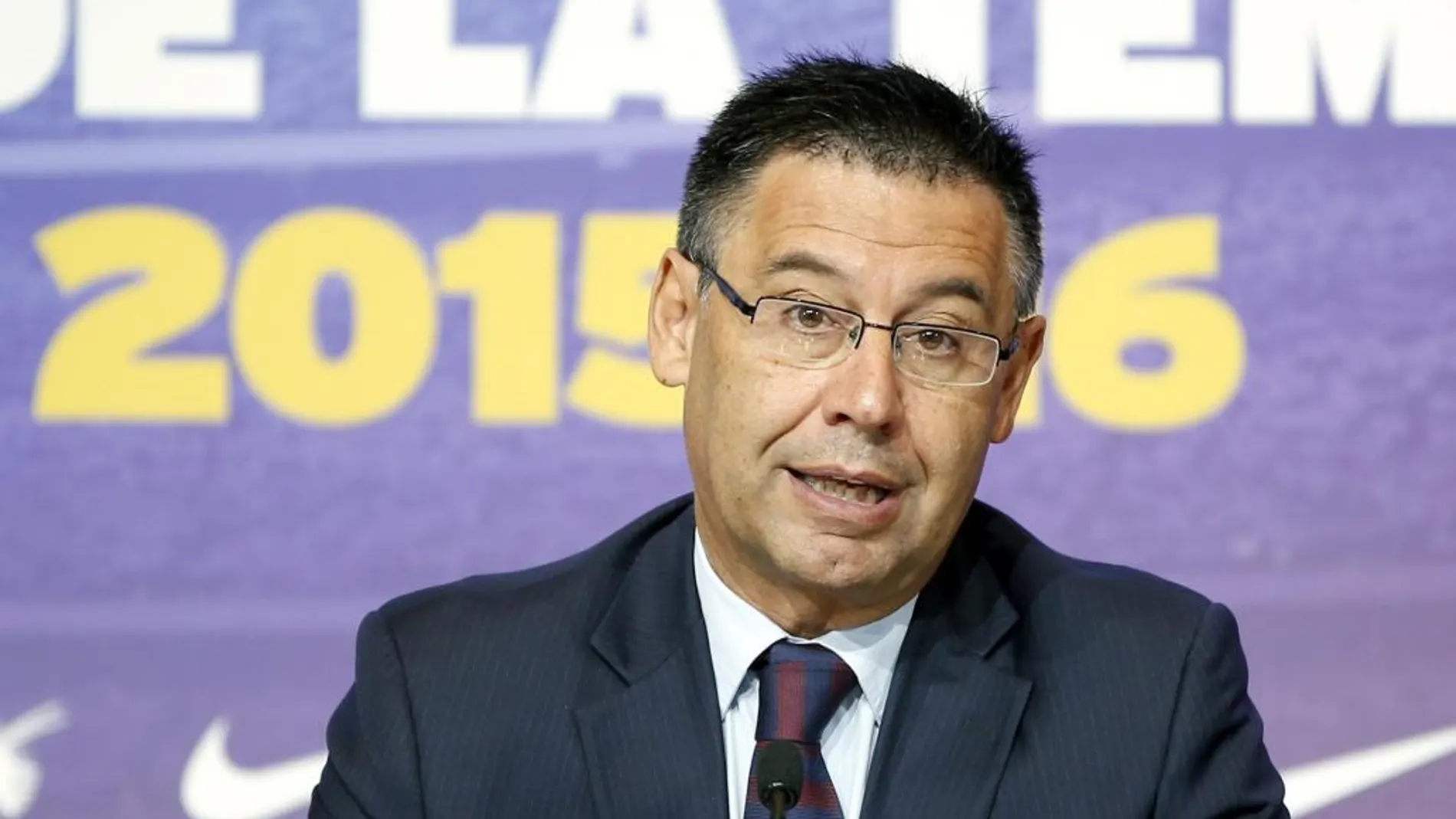 El presidente del FC Barcelona, Josep Maria Bartomeu, durante la conferencia de prensa ofrecida este mediodía.