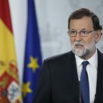 El presidente del gobierno Mariano Rajoy en su comparecencia/J. G. Feria