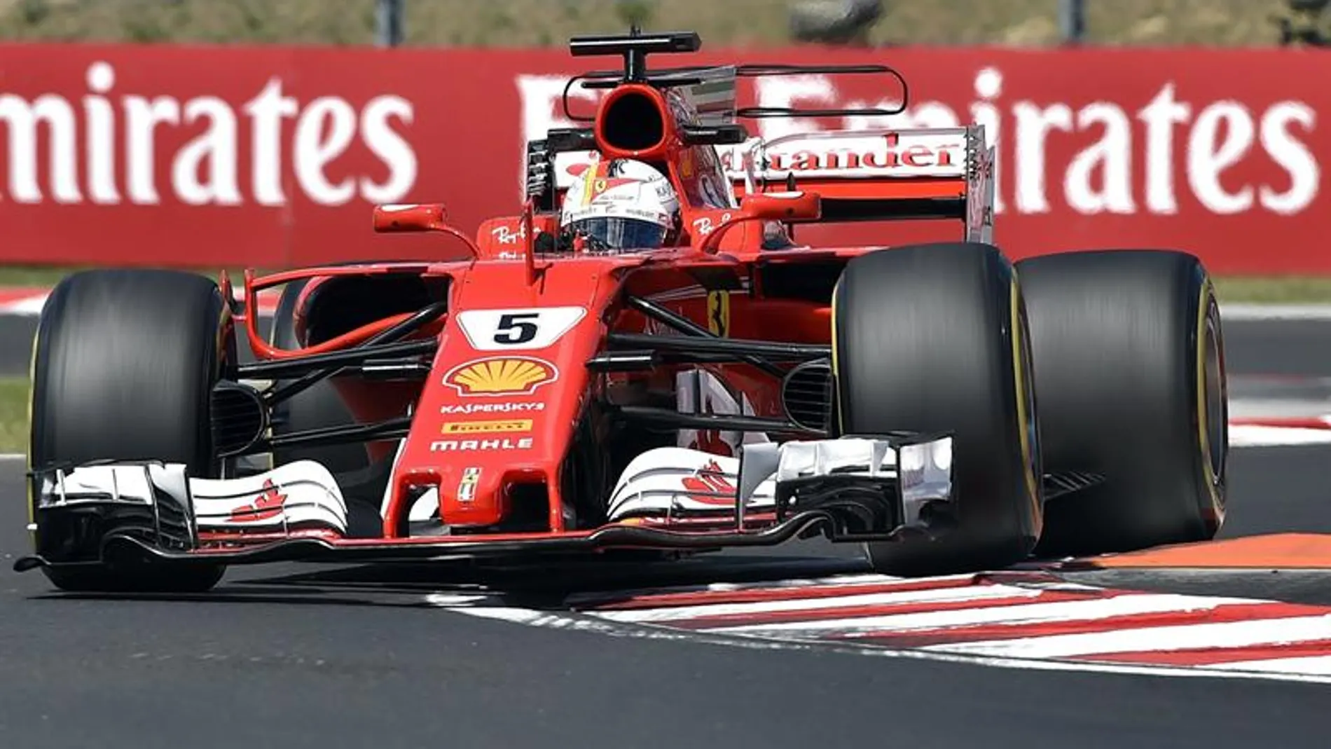 El alemán Sebastian Vettel sólo tiene un punto de ventaja sobre Hamilton en la clasificación general