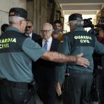 Javier Criado y su abogado llegan a los juzgados para prestar declaración