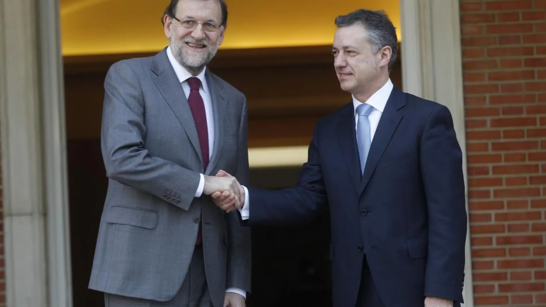 Imagen de archivo del encuentro que mantuvieron el jefe del Ejecutivo, Mariano Rajoy, y el lehendakari, Íñigo Urkullu, en 2013