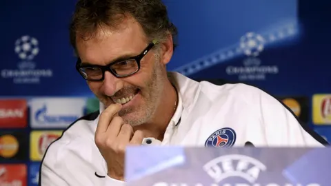 El entrenador del París Saint-Germain, Laurant Blanc, durante la rueda de prensa ofrecida hoy en Madrid