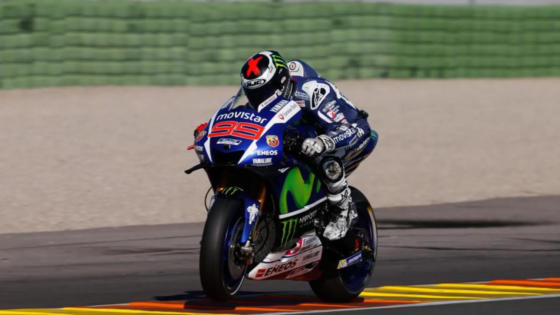 Imagen de Jorge Lorenzo en los entrenamientos en el circuito de Valencia.