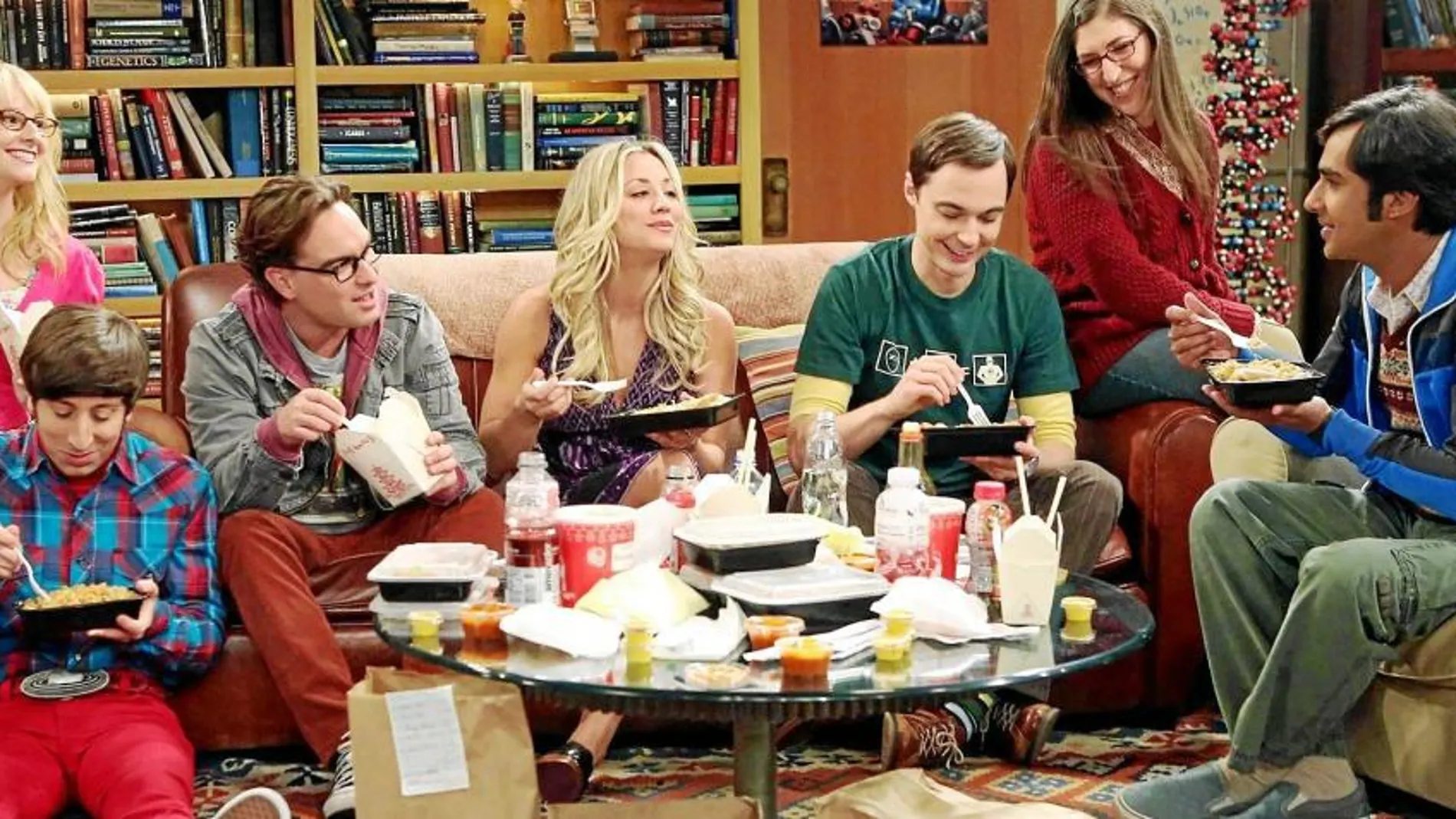 El elenco al completo en el salón del apartamento compartido por Leonard y Sheldon, donde se desarrollaron algunos de los mejores momentos de la serie