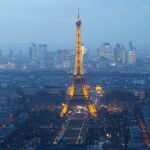 Los colores nacionales de Francia iluminarán tres días la Torre Eiffel