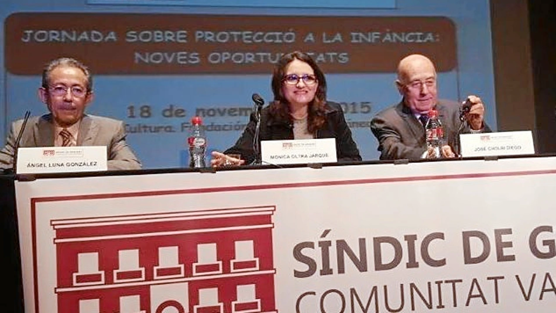 La vicepresidenta Oltra junto a Ángel Luna y José Cholvi