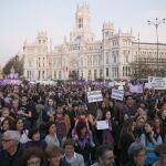 Un momento de la manifestación que la Asamblea Madrid 8 de Marzo, formada por una veintena de organizaciones de mujeres, sindicatos y plataformas en defensa de la igualdad, ha convocado hoy en Madrid con motivo del Día Internacional de la Mujer.