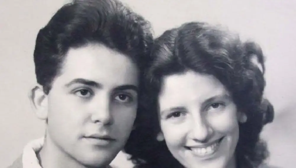 Maurice Audin, junto a su viuda Josette, en una foto del archivo familiar / FAMILIA AUDIN