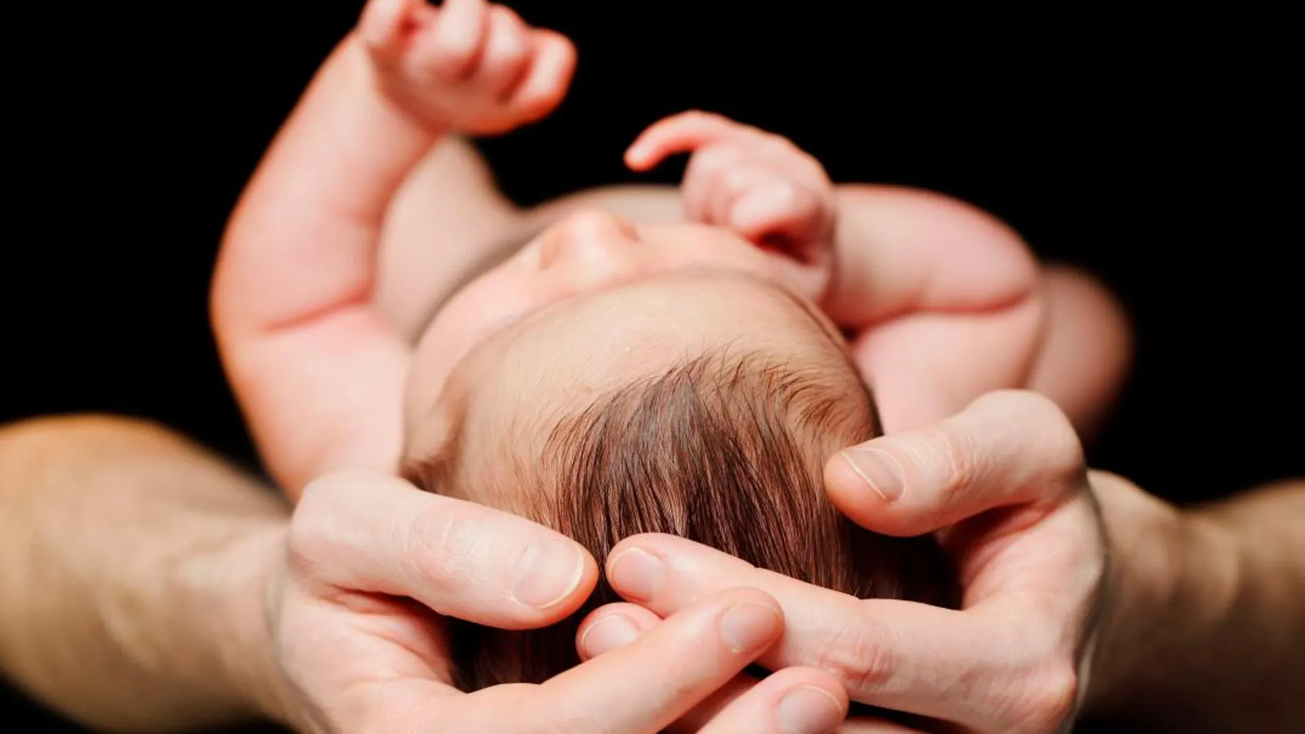 Nacer en casa otorga a los bebés una flora intestinal más fuerte que les potencia el sistema inmunológico y el metabolismo en las primeras semanas de vida, según una investigación