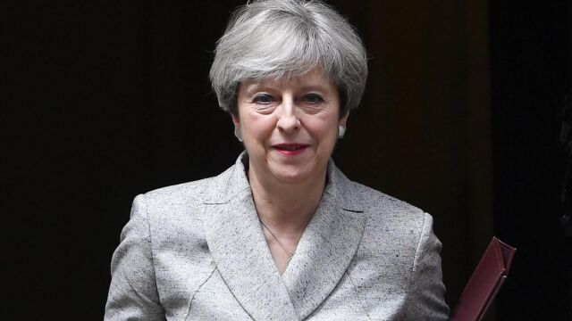 May después de un encuentro con la líder del Partido Democrático Unionista de Irlanda del Norte, Arlene Foster, en Londres