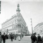 Casiano Alguacil fotografió el edificio La Equitativa, inaugurado en 1891 y declarado Bien de Interés Cultural en 2012