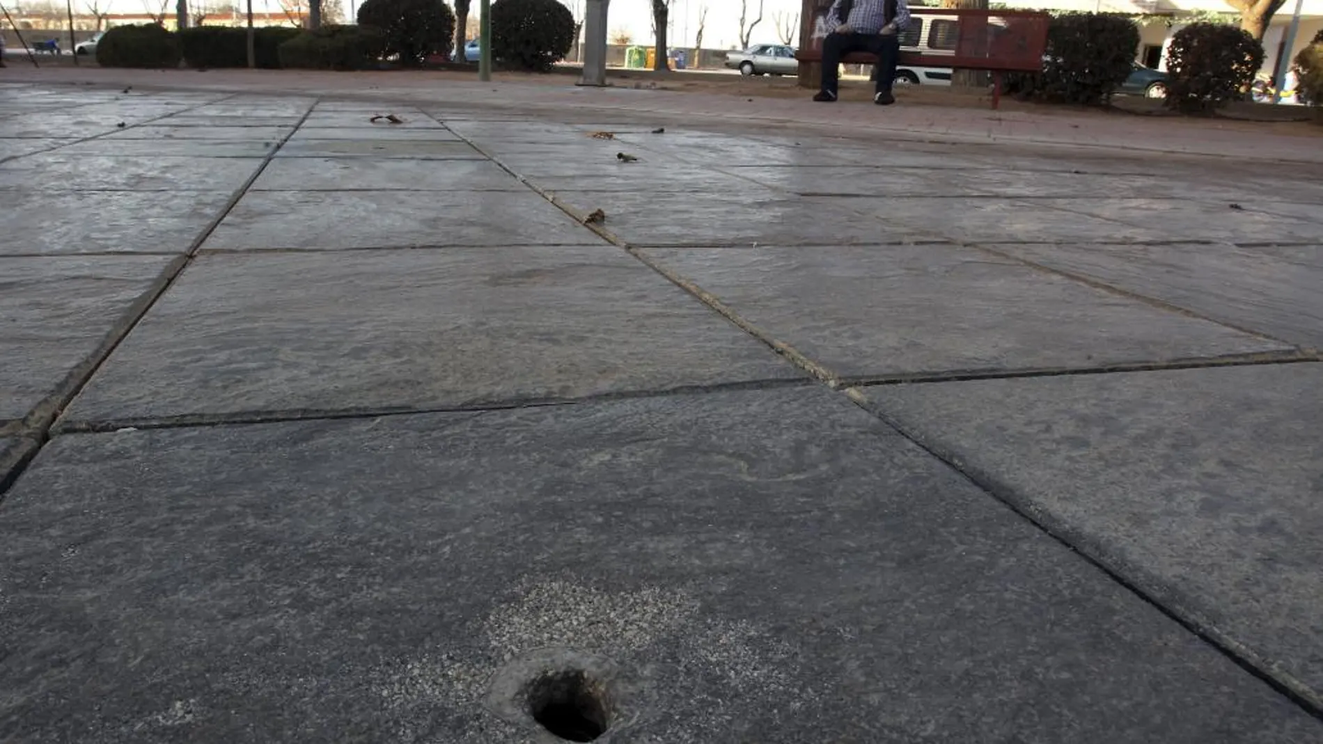 Uno de los tres chorros de la fuente ornamental de la estación de autobuses de Manzanares que dio positivo en dos cepas de legionela