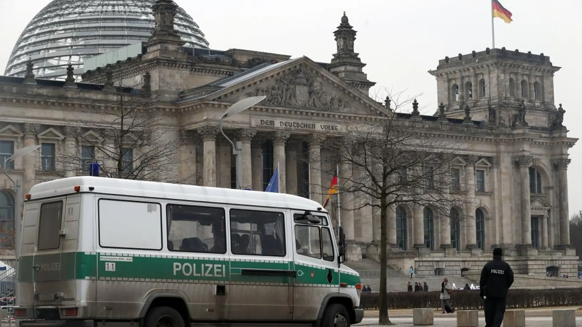 La Policía vigila el 'Reichstag' para el evento de elección del nuevo presidente alemán