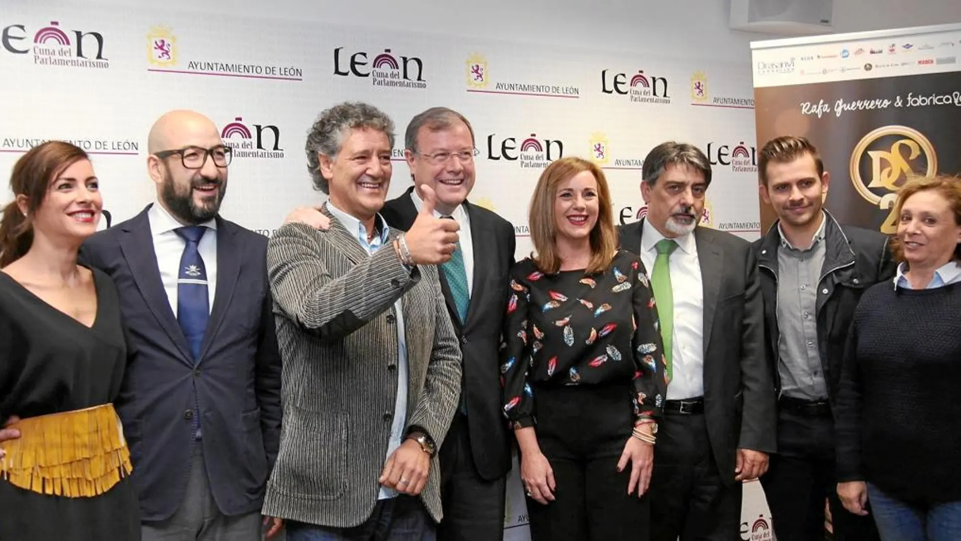 El alcalde de León, Antonio Silván, y el exarbitro, Rafa Guerrero, entre otros, presentan el «Desafío Solidario»