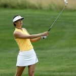Prohibicion escotes y minifaldas mujeres golf