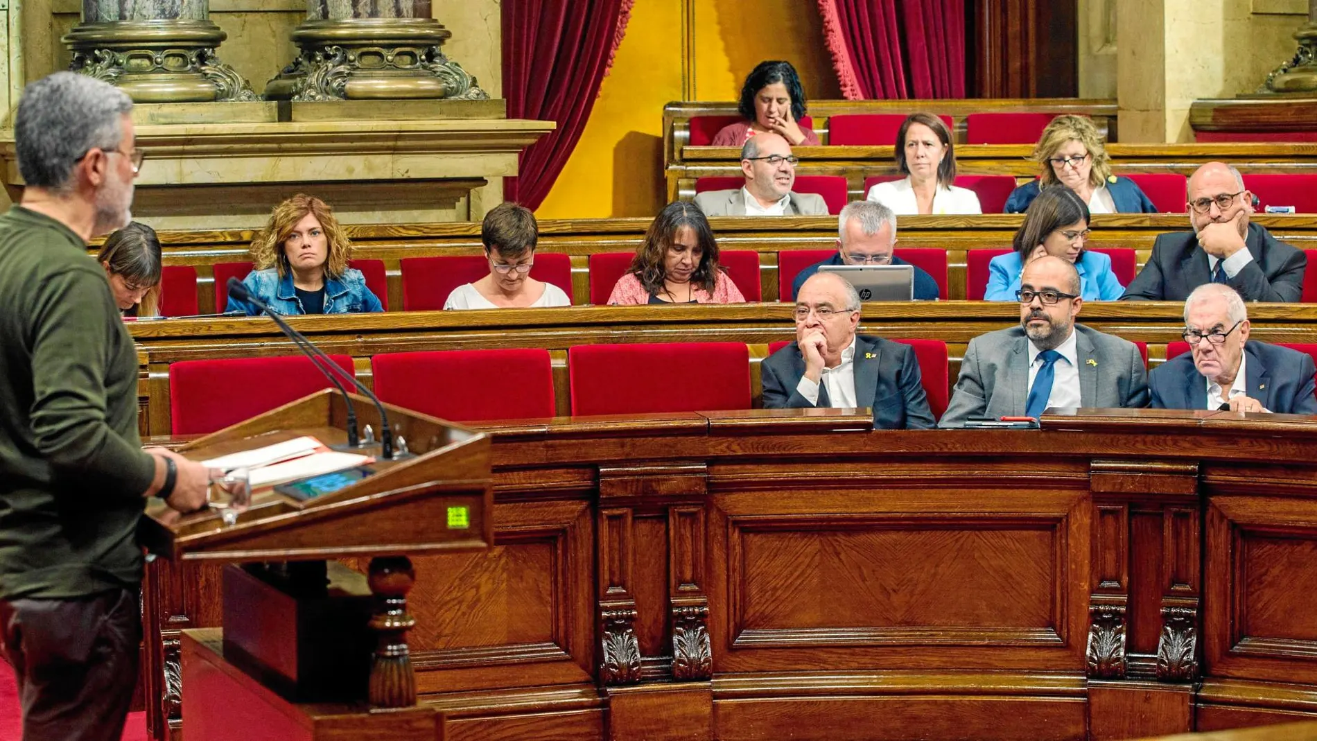 El diputado de la CUP, Carles Riera, en una sesión reciente del Parlament, donde los anticapitalistas se han colocado claramente en la oposición. Foto: Efe