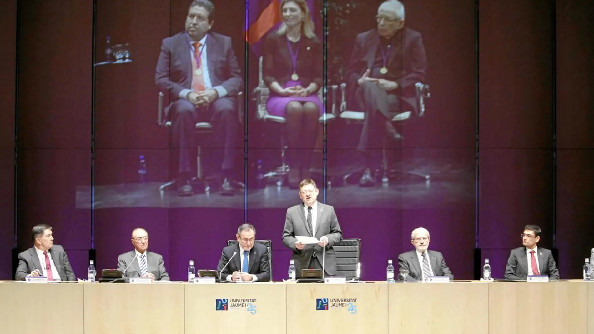 Puig ayer durante la conmemoración del XXV aniversario de la Universitat Jaume I de Castellón