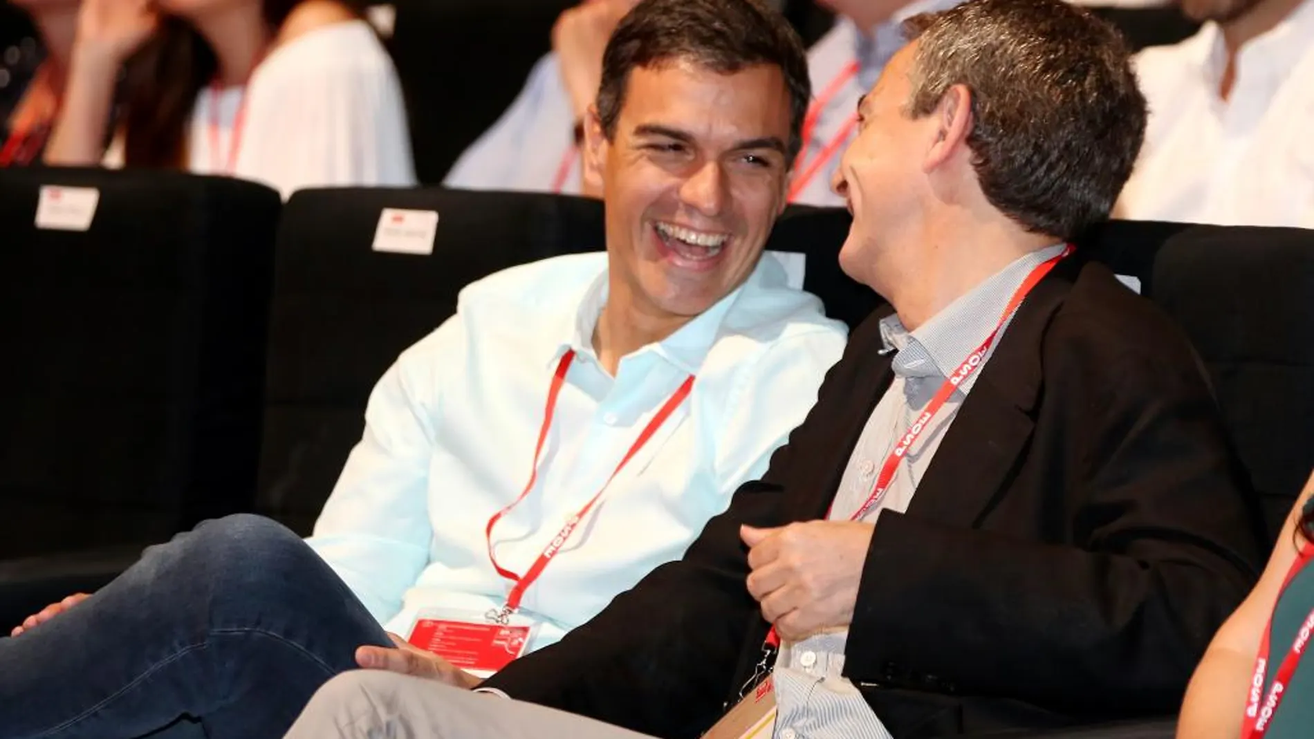 Pedro Sánchez, junto a José Luis Rodríguez Zapatero