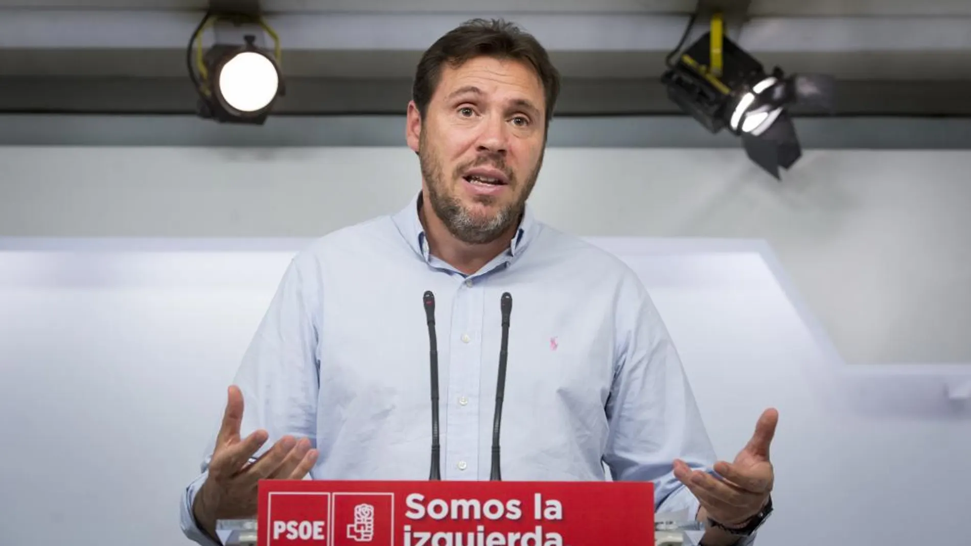 El PSOE dice ahora que sí defendería aplicar el artículo 155 de la Constitución en Cataluña