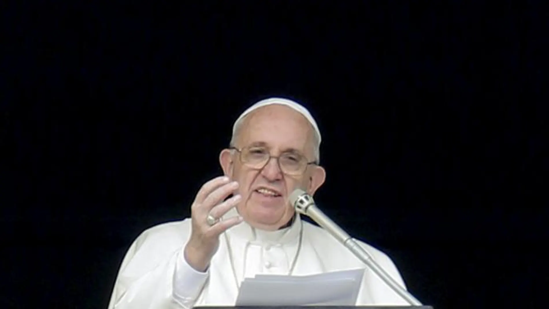«La Iglesia no está en el mundo para condenar»