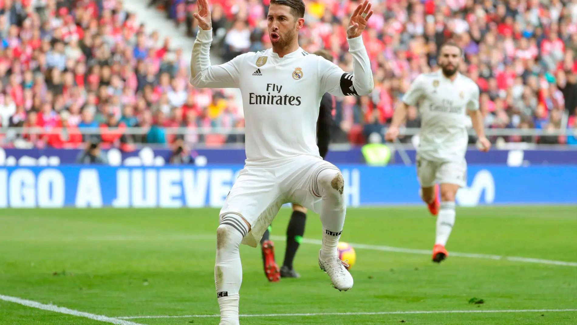 El defensa del Real Madrid Sergio Ramos celebra su gol ante el Atlético de Madrid
