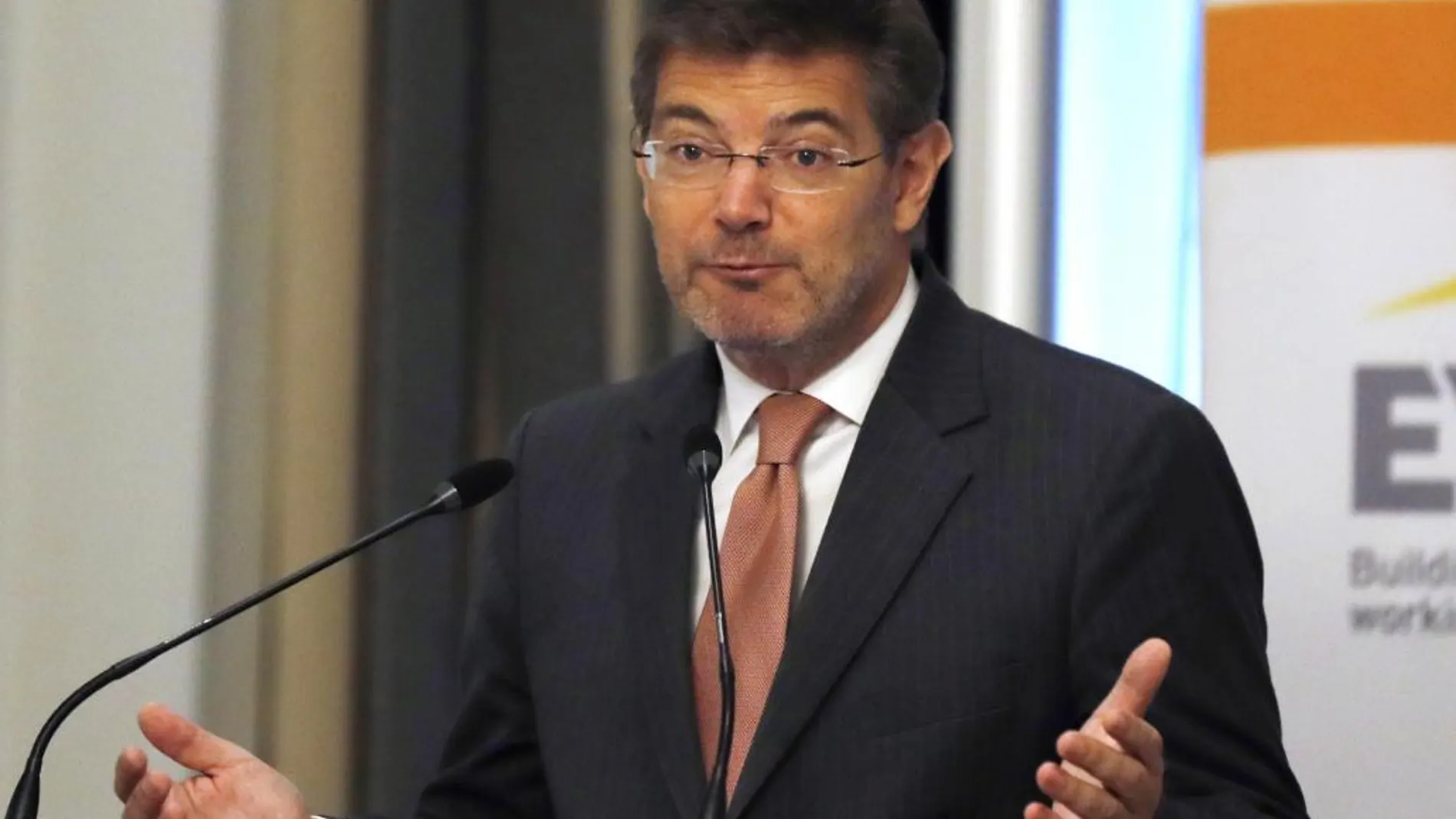 El Ministro de Justicia, Rafael Catalá, durante su intervención en un desayuno informativo celebrado hoy en un hotel de Madrid organizado por El Economista