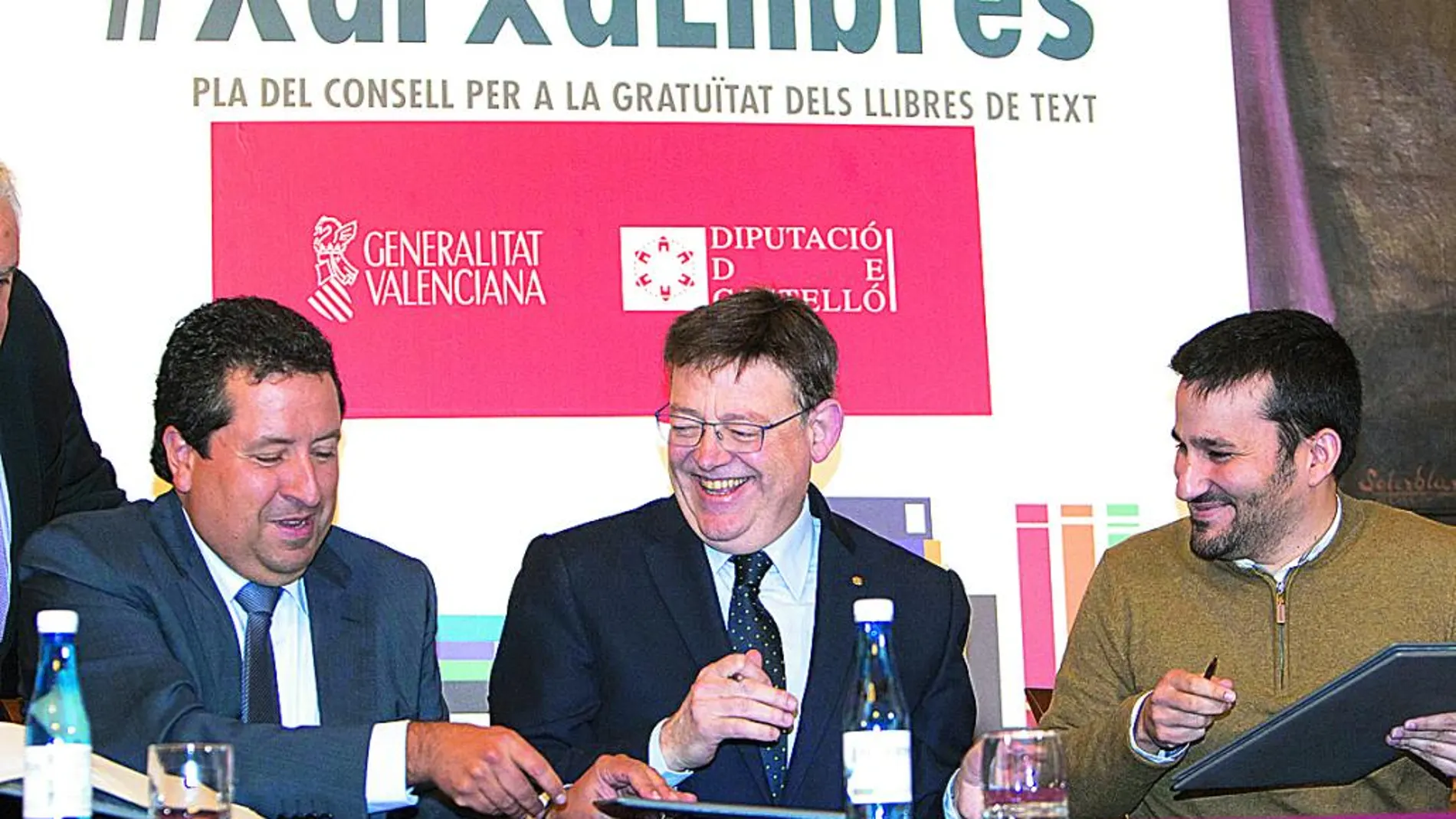 De izda. a dcha. el presidente de la Diputación de Castellón, el jefe del Consell y el responsable de Educación