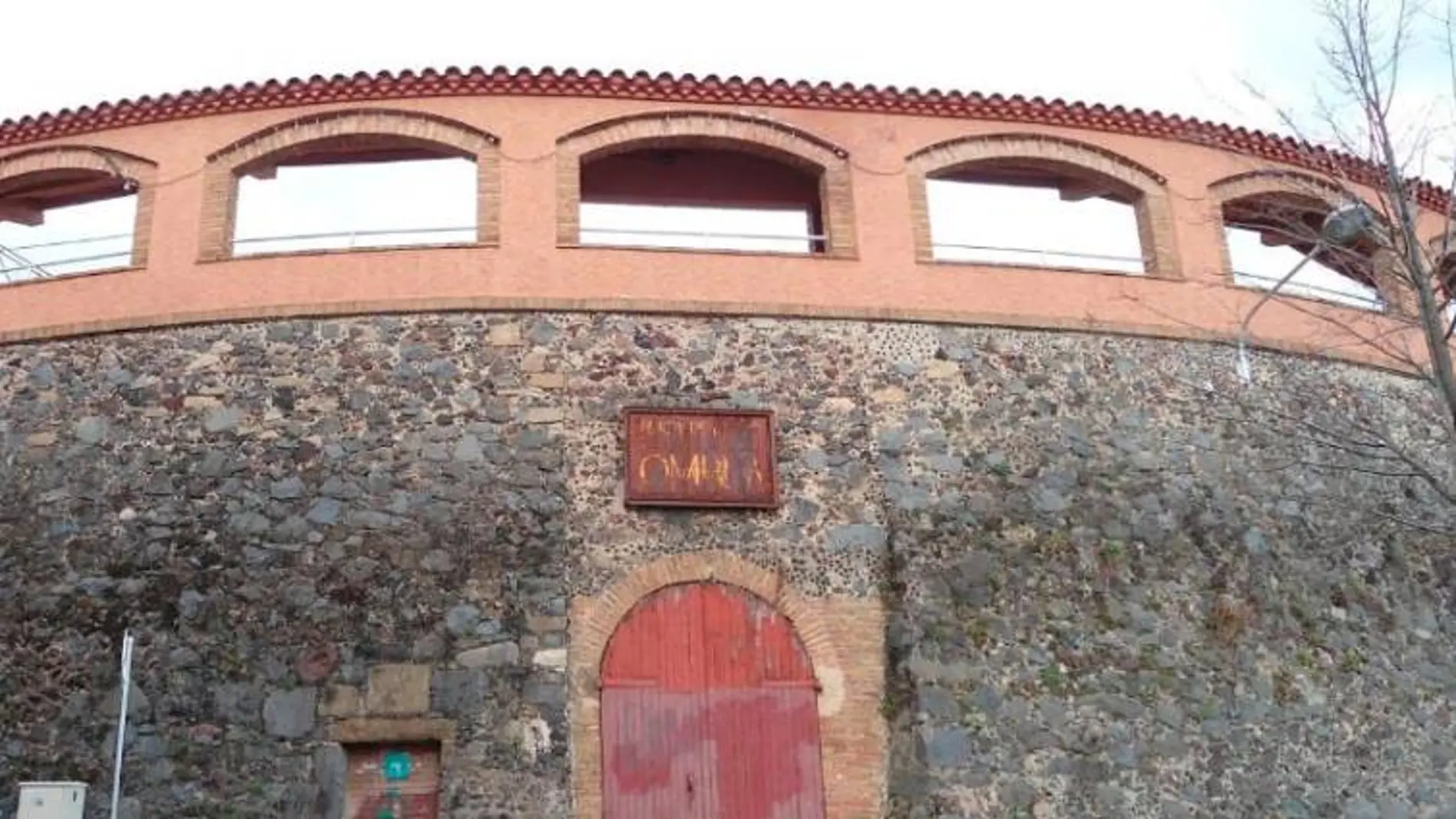 La plaza de toros de Olot es la más antigua de Cataluña, fue construida en 1859