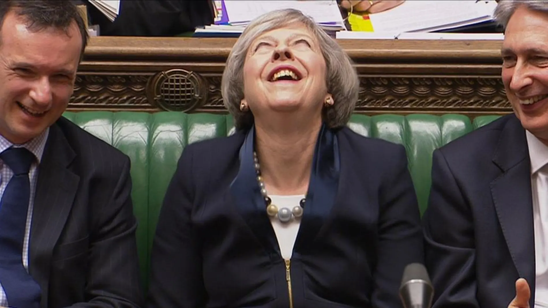 Theresa May ríe en la presentación de los presupuestos de su Ejecutivo