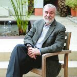 Dr. Ángel Gil. Catedrático de Medicina Preventiva y Salud Pública de la Universidad Rey Juan Carlos de Madrid y miembro de Neumoexpertos en Prevención
