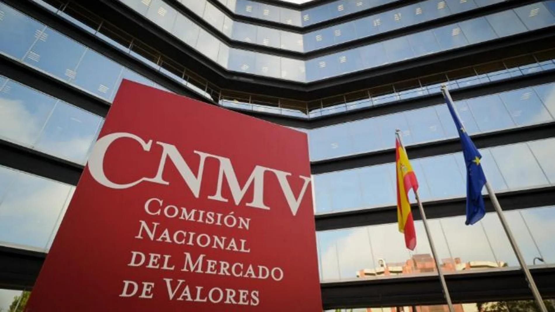 La CNMV advierte contra las sociedades que no tienen permiso para prestar servicios financieros.