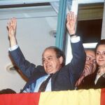Jordi Pujol y su esposa, Marta Ferrusola, celebran en marzo de 1992 la tercera mayoría absoluta del candidato de CiU, que le mantenía como president