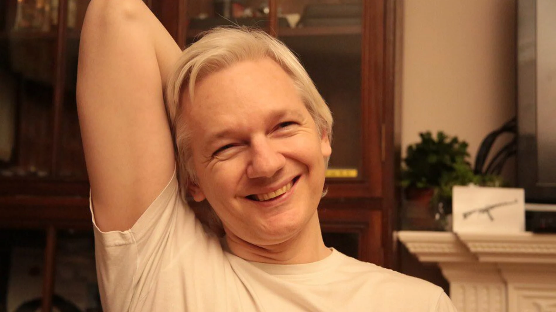 Imagen que ha publicado Assange en su cuenta de Twitter tras conocer la noticia