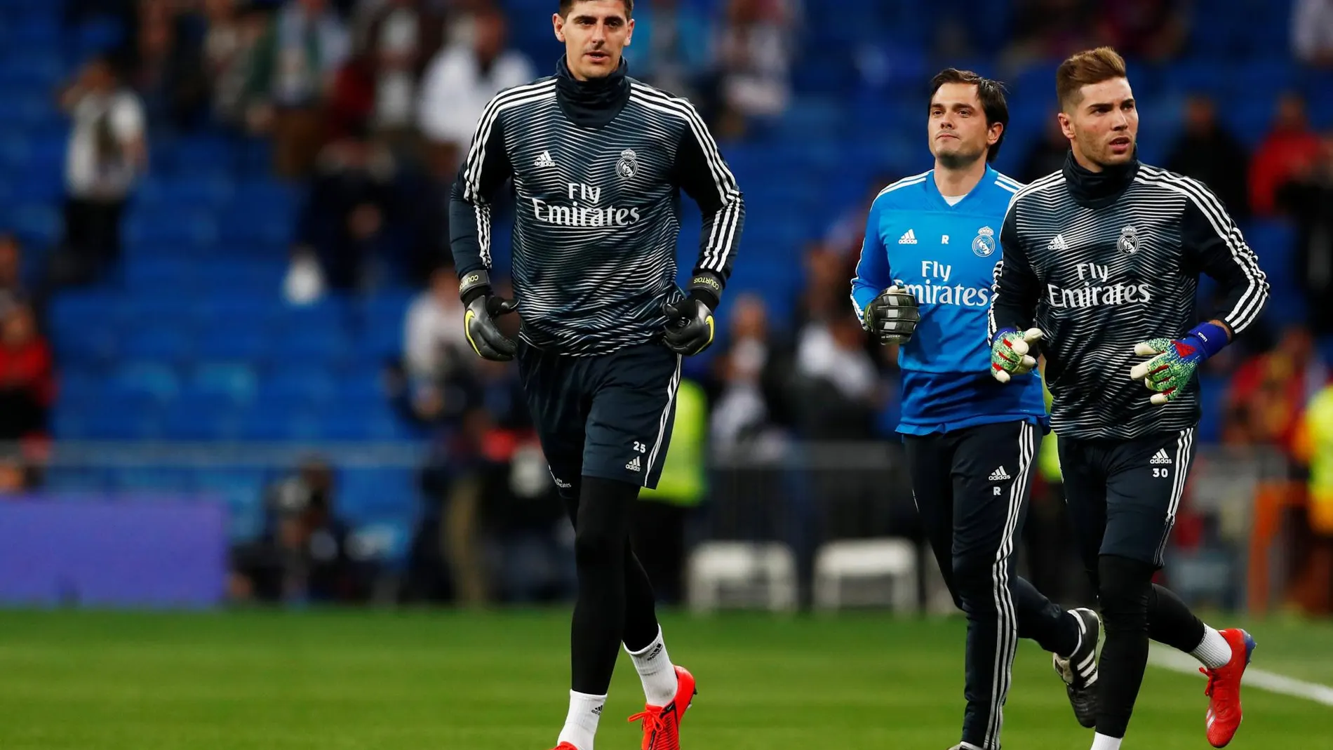 Thibaut Courtois y Luca Zidane, en un calentamiento previo al partido