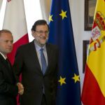 Mariano Rajoy con el primer ministro de Mata y presidente de turno de la UE, Joseph Muscat