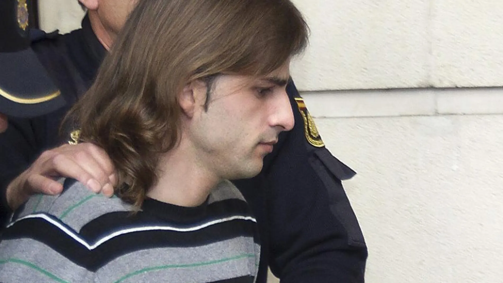 Miguel Carcaño ayer durante su traslado al juzgado