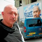 Sami Abuzaglo considera cambiarse de Netanyahu a Gantz.